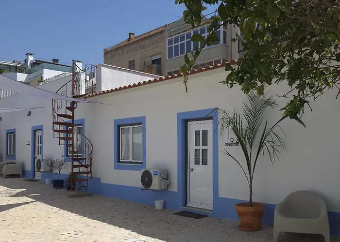 Casinhas Da Ajuda Nº 9-1 *