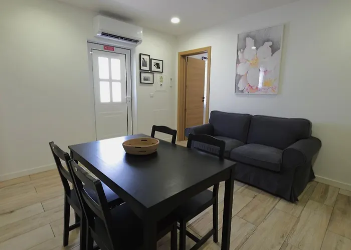 Casinhas Da Ajuda Nº 9-1 *