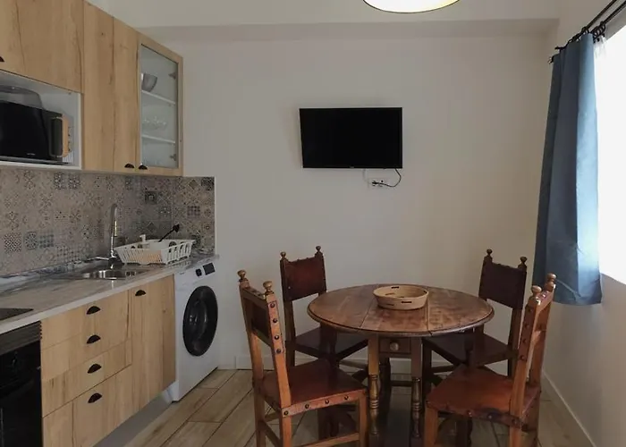 Casinhas Da Ajuda Nº 9-1 *