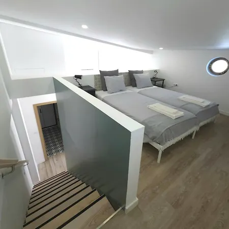 Daire Casinhas Da Ajuda Nº 9-1 *