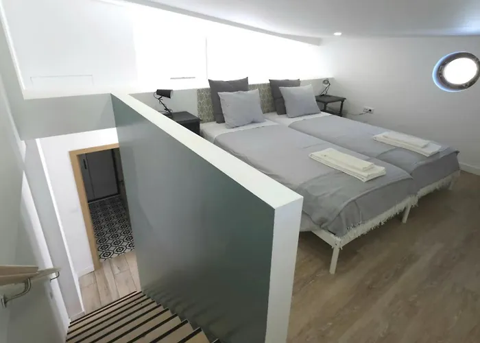 Apartamento Casinhas Da Ajuda Nº 9-1 *